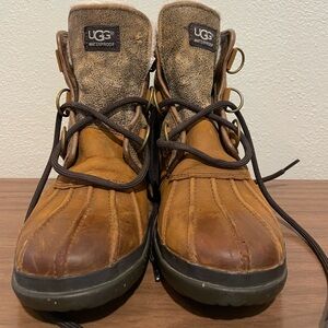 UGG Tan and Cream Lined Boots